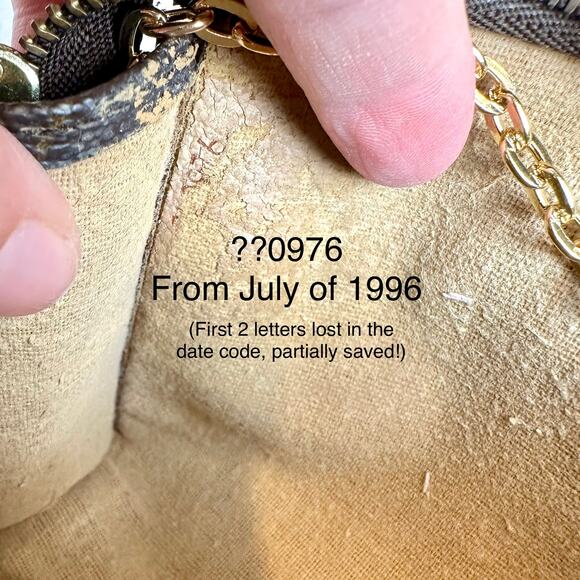 Louis Vuitton Monogram Cosmetic Pouch 15 Wristlet Clutch with chain NICE! Gift! - Picture 5 of 8